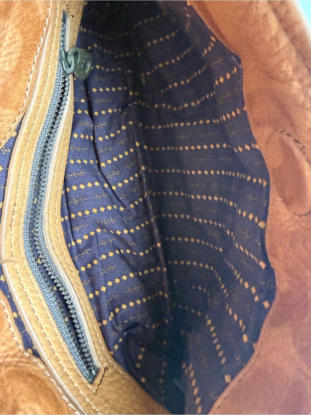 Vintage Marc Jacobs Tan Leather Dual-Pocket Shoulder Bag - Picture 8 of 13
